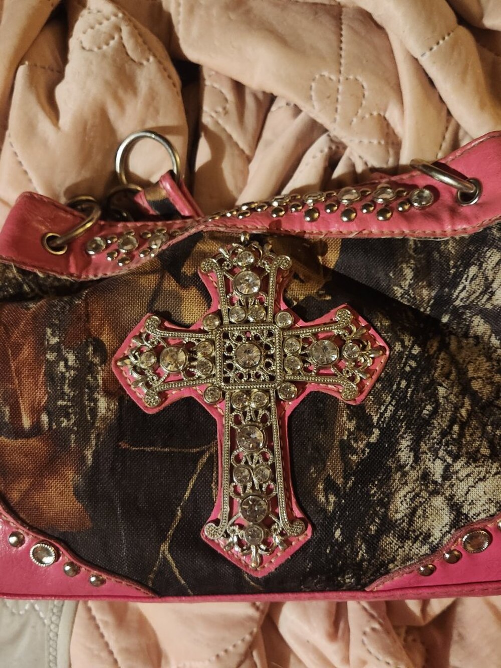 NWOT WESTERN PINK REALTREE CAMO BLING PURSE RHINESTONE CROSS SHOULDER BAG